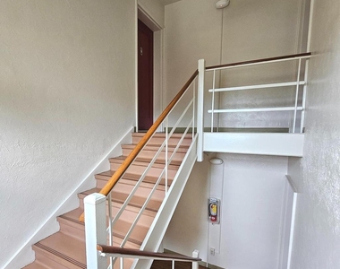 3045 Patrick Henry Drive - Photo Thumbnail 2