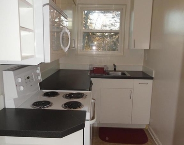 3045 Patrick Henry Drive - Photo Thumbnail 3
