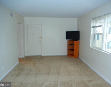 3045 Patrick Henry Drive - Photo Thumbnail 1