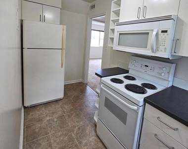 3045 Patrick Henry Drive - Photo Thumbnail 7