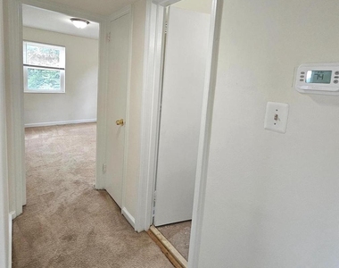 3045 Patrick Henry Drive - Photo Thumbnail 8