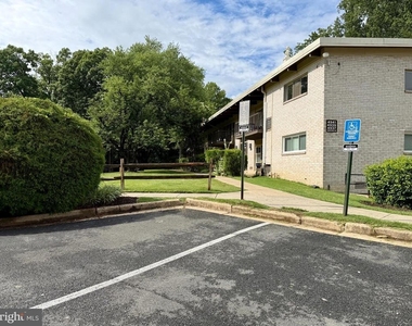 4933 Americana Drive - Photo Thumbnail 6