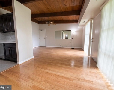 4933 Americana Drive - Photo Thumbnail 14