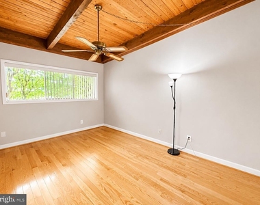 4933 Americana Drive - Photo Thumbnail 16