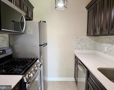 4933 Americana Drive - Photo Thumbnail 17
