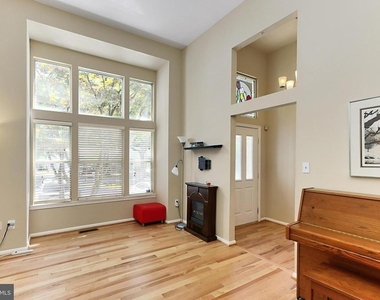 9694 Poindexter Court - Photo Thumbnail 3