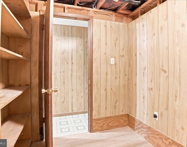 102 Linwood Court - Photo Thumbnail 59