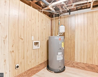 102 Linwood Court - Photo Thumbnail 58