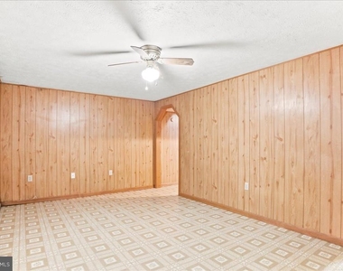 102 Linwood Court - Photo Thumbnail 55