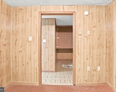102 Linwood Court - Photo Thumbnail 77