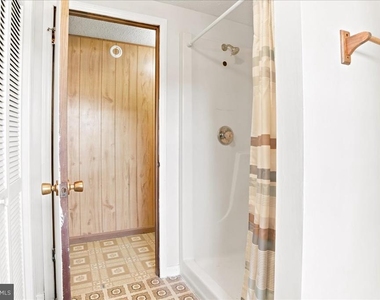 102 Linwood Court - Photo Thumbnail 68