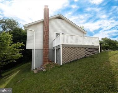 102 Linwood Court - Photo Thumbnail 1