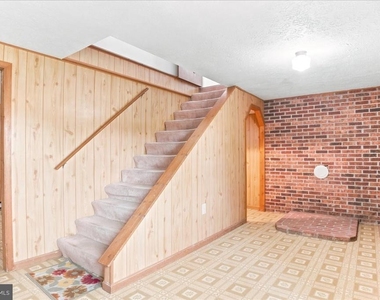 102 Linwood Court - Photo Thumbnail 47