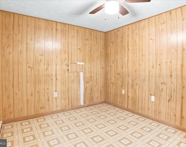 102 Linwood Court - Photo Thumbnail 62