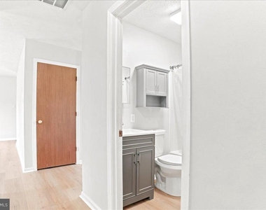 102 Linwood Court - Photo Thumbnail 27