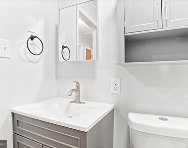 102 Linwood Court - Photo Thumbnail 31