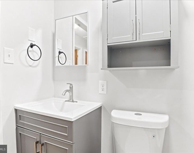 102 Linwood Court - Photo Thumbnail 30
