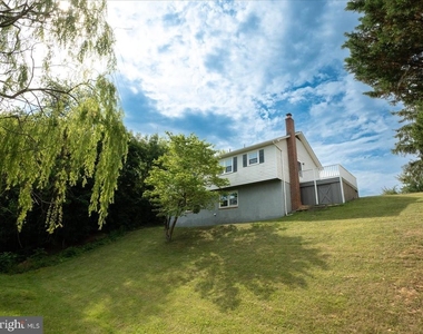 102 Linwood Court - Photo Thumbnail 2