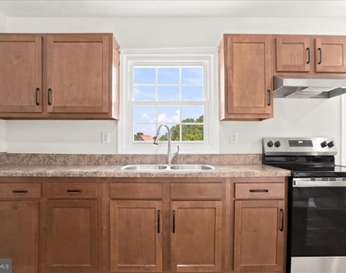 102 Linwood Court - Photo Thumbnail 14