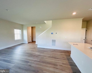 128 Wappinger Terrace - Photo Thumbnail 3