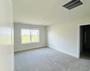 128 Wappinger Terrace - Photo Thumbnail 4