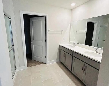 128 Wappinger Terrace - Photo Thumbnail 5