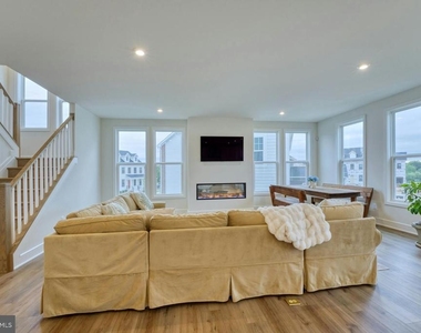 5095 Carter's Crossing Avenue - Photo Thumbnail 8