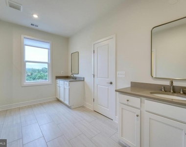 5095 Carter's Crossing Avenue - Photo Thumbnail 24