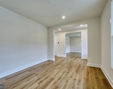 5095 Carter's Crossing Avenue - Photo Thumbnail 5