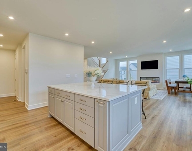 5095 Carter's Crossing Avenue - Photo Thumbnail 15