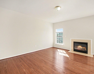 1114 Ellis Avenue - Photo Thumbnail 4