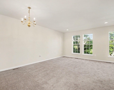 1114 Ellis Avenue - Photo Thumbnail 7
