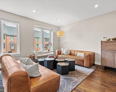 607 Slade Court - Photo Thumbnail 3