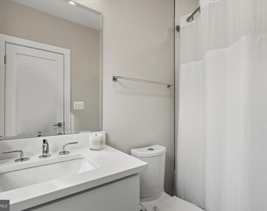 607 Slade Court - Photo Thumbnail 16
