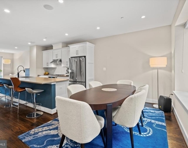 607 Slade Court - Photo Thumbnail 4