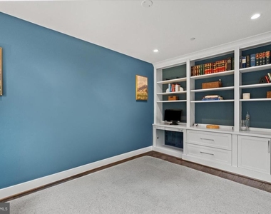607 Slade Court - Photo Thumbnail 24
