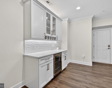 619 E Custis Avenue - Photo Thumbnail 28