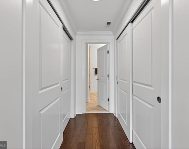 619 E Custis Avenue - Photo Thumbnail 16