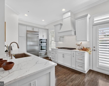 619 E Custis Avenue - Photo Thumbnail 9