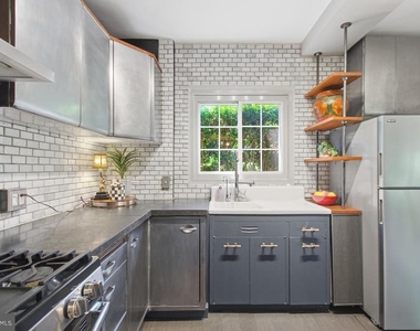 3712 Valley Drive - Photo Thumbnail 14