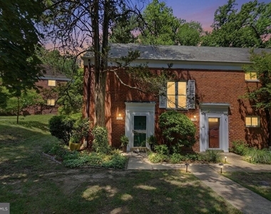 3712 Valley Drive - Photo Thumbnail 2