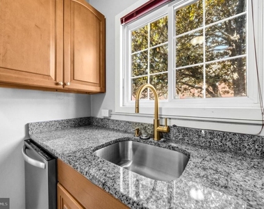 1615 Mount Eagle Place - Photo Thumbnail 5