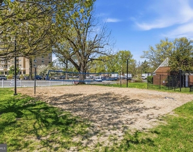1615 Mount Eagle Place - Photo Thumbnail 32