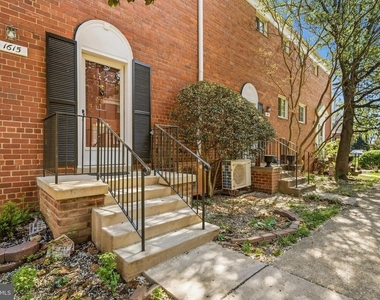 1615 Mount Eagle Place - Photo Thumbnail 2