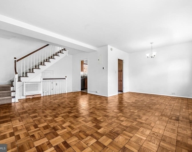 1615 Mount Eagle Place - Photo Thumbnail 13