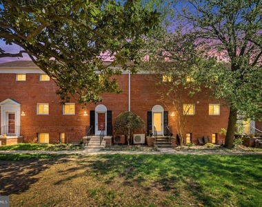 1615 Mount Eagle Place - Photo Thumbnail 7