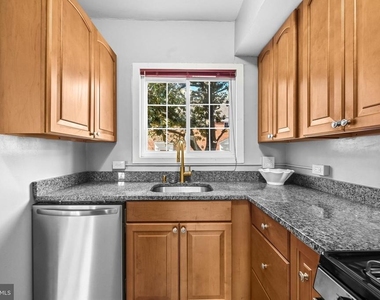 1615 Mount Eagle Place - Photo Thumbnail 4