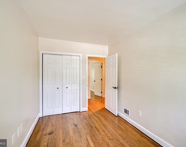 1317 Queen Street - Photo Thumbnail 13
