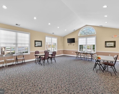 106 N George Mason Drive N - Photo Thumbnail 18