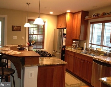 232 N Nelson Street N - Photo Thumbnail 3